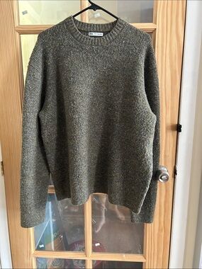 Zara Men's Heather Olive Green Crewneck Sweater